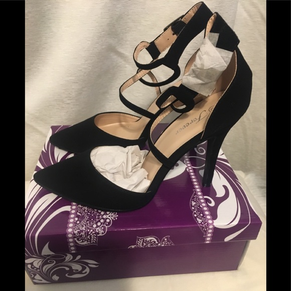 Forever Black Heels - Picture 4 of 6